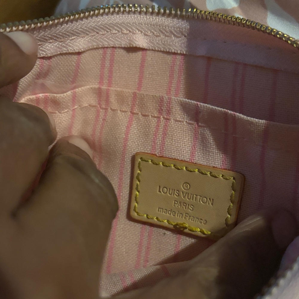 Louis Vuitton Damier Azur Clutch in Cream and Blue - Picture 2 of 6